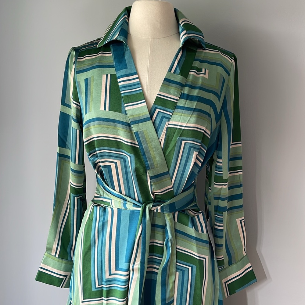 Tahari ASL Abstract Print Long Sleeve Satin Midi Dress size 8, NWT - Picture 4 of 15